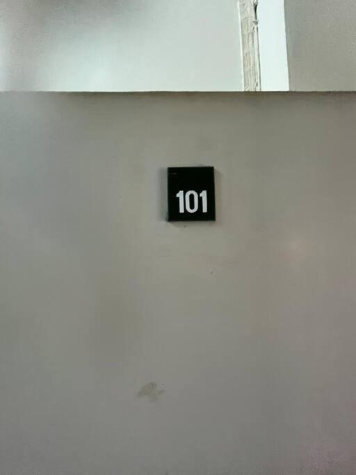 Room101 In Wanna Apartment Pattaya Eksteriør billede